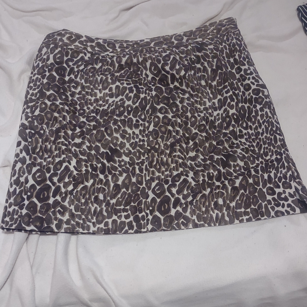 Loft plus size 16‎ leopard print mini skirt slit up the bottom